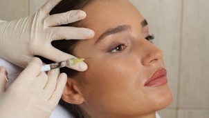 mesoterapi sebagai cara untuk meremajakan kulit di sekitar mata